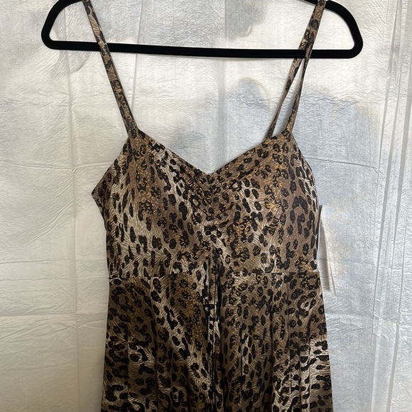 NWT animal print shark bite hem dress - Picture 2 of 10